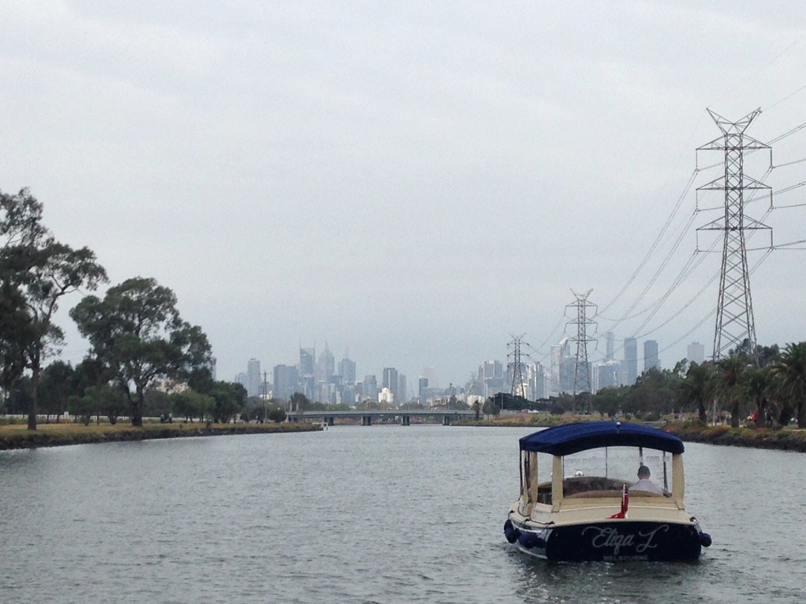 Melbourne: Explore the Yarra River with Three-Hour Electric Boat