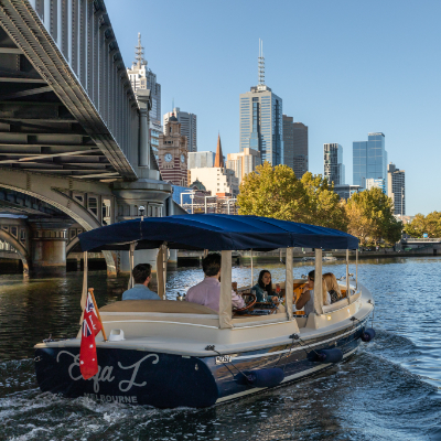 Self-drive hire boat Melbourne