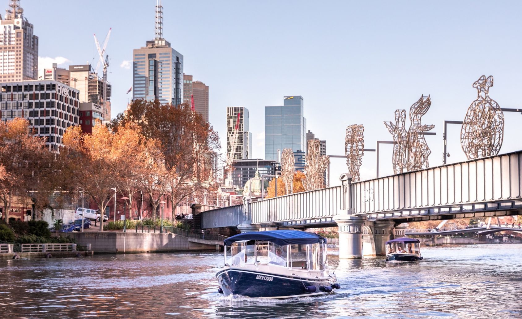 Hire a boat on the Yarra River with no boat license required